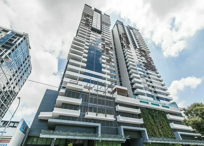 Airtrip Apartments On Merivale Street
